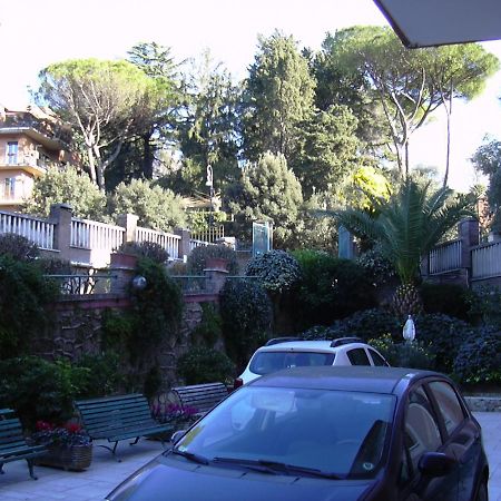 Casa Per Ferie Suore Domenicane Rome Extérieur photo