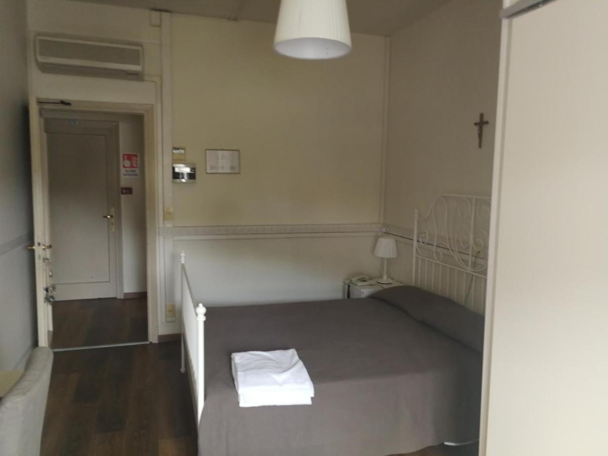 Casa Per Ferie Suore Domenicane Rome Extérieur photo