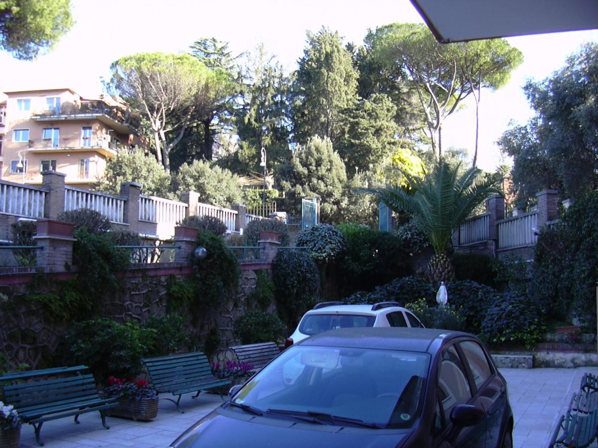 Casa Per Ferie Suore Domenicane Rome Extérieur photo